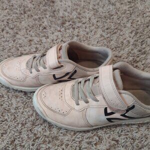 Girls 5 tennis shoes - Decathlon